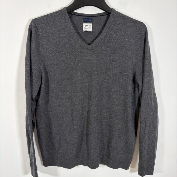 John W Nordstrom JWN Sweater 100% Italian Merino Wool Medium V Neck Lightweight - Picture 5 of 5
